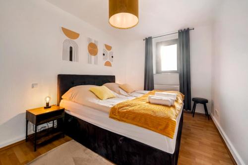 Cosy & Central, 500m from Main Station, Perfect for Work & Stay