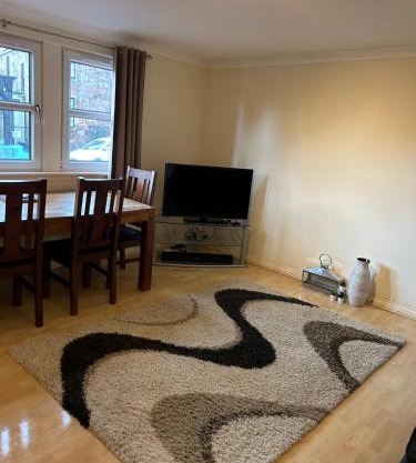 Cosy, convenient, sought after location with private parking