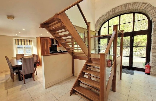 Cosy Cottage in Alston King Beds Free Wi-Fi Flat-Screen TV