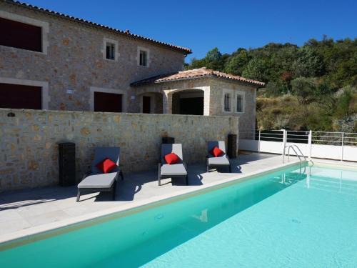 Cosy country house with private pool