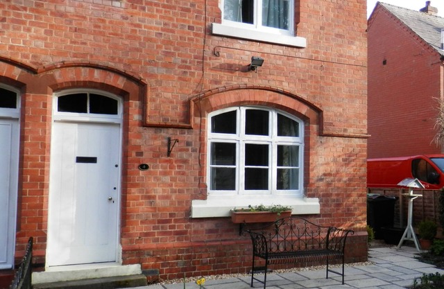 Cosy ex Railway Cottage with WiFi & EV charger