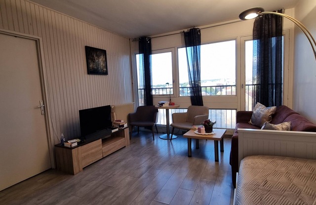 Cosy F1 apartment near Stade de France, Paris and Disneyland