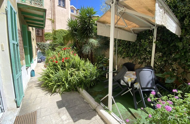 Cosy flat with garden in the heart of Menton