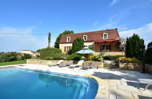 Cosy holiday home with swimming pool