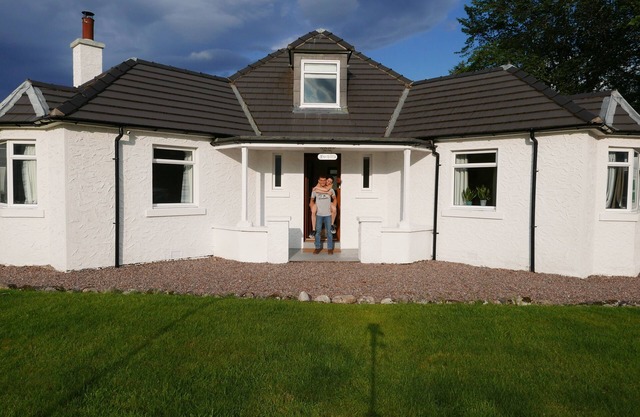Cosy Hygge/Scottish themed home by Loch Ness