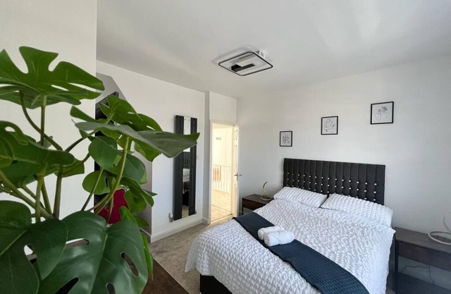 Cosy Modern Family Get-Away