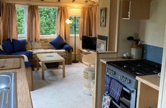 Cosy, Quiet Static Caravan, Mawgan Porth, St Eval