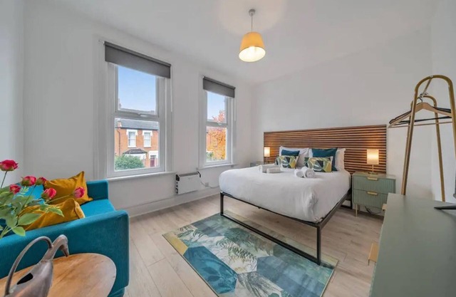 Cosy West London flat – Discover & Live London | Pass the Keys