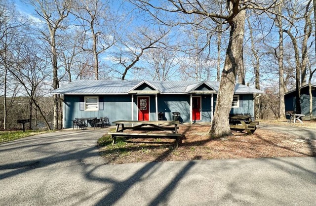 Cottage 14- Lee’s Ford Marina