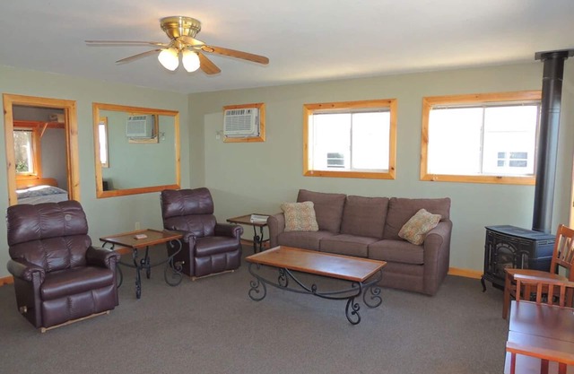 Cottage #3 - 3 bedroom/1 bath