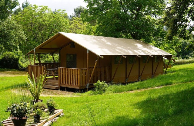 Cottage 6p very comfortable in beautiful area with swimming pool