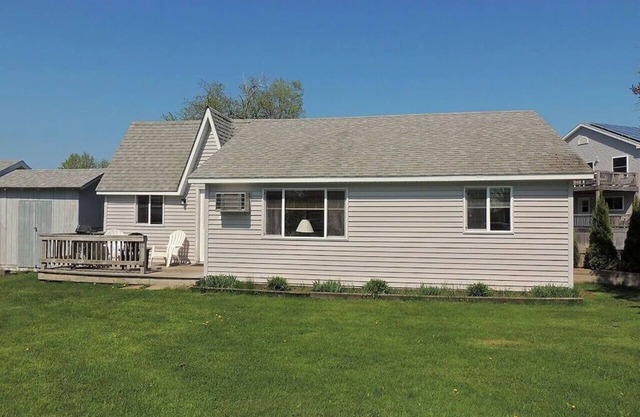 Cottage #8 - 3 bedroom/1 bath