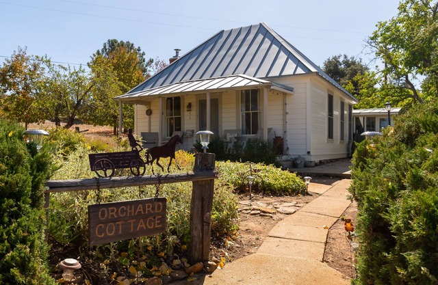 Cottage at Rancho La Siesta - Enjoy a stay on a private 40 acre working ranch