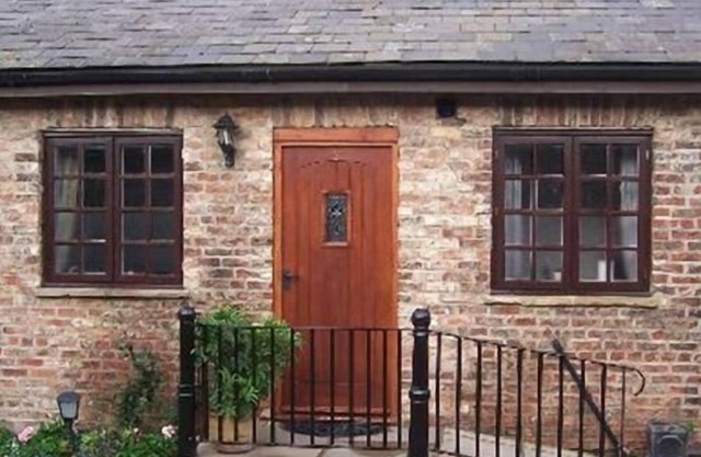 Cottage Cow House at Thompsons Arms Holiday Lets + B & B