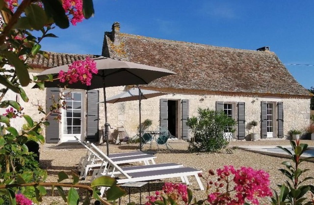 Cottage in the heart of Périgord (Tournesol) with heated swimming pool
