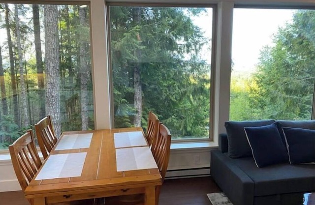Cottage in the Woods - Qualicum Beach