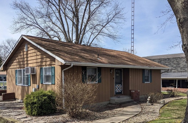 Cottage on Lake Maxinkuckee