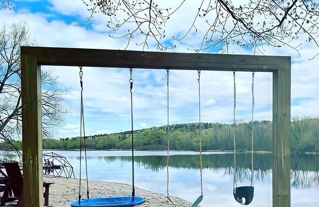 Cottage on the Beach - Rice Lake and Otonabee River