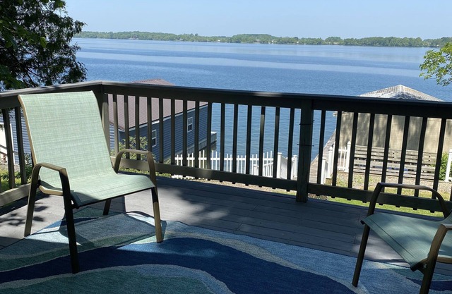 COTTAGE ON THE WATER! Beautiful View!