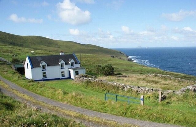 Cottage with a stunning sea view on the south-west coast of Ireland