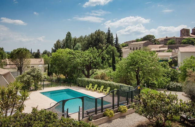 Cottage with swimming pool at the foot of the Herault gorges, superb canyon