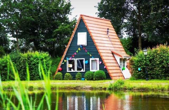 Cottage with garden, near fishing pond