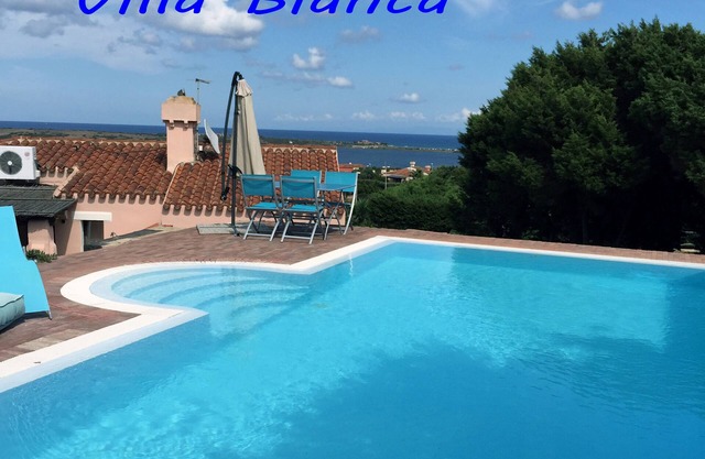 COTTAGE WITH POOL 2 DOUBLE BEDROOMS AND TWO BATHROOMS FOR 4/6 PEOPLE