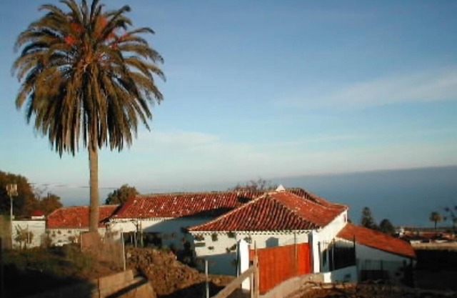 country holiday home - Valle de GuerraLuxury Apartment block