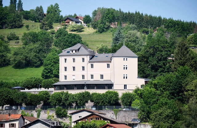 Country Castle 'Chateau D'escart' with Mountain View, Private Pool and Wi-Fi