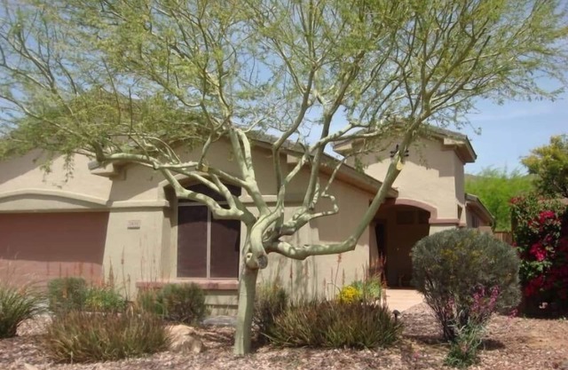 Country Club Home W/Beautiful Golf Course Views - Free Wifi!