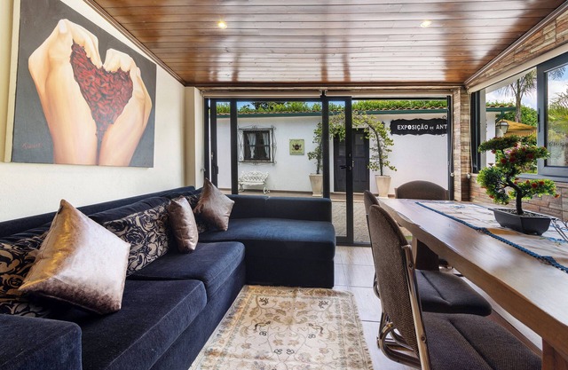 Country House 'Casa T0 - Stúdio' with Mountain View, Shared Pool and Wi-Fi
