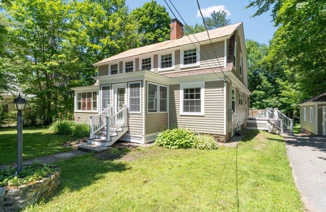 Country House on Lake Christopher 14 Miles to Sunday River & 5 Miles to Mt Abram