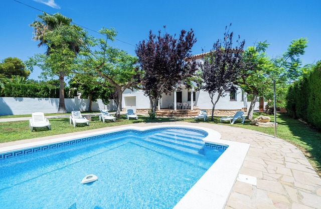 Country House "Vila Tres Cales" with Mountain View, Private Pool & Wi-Fi
