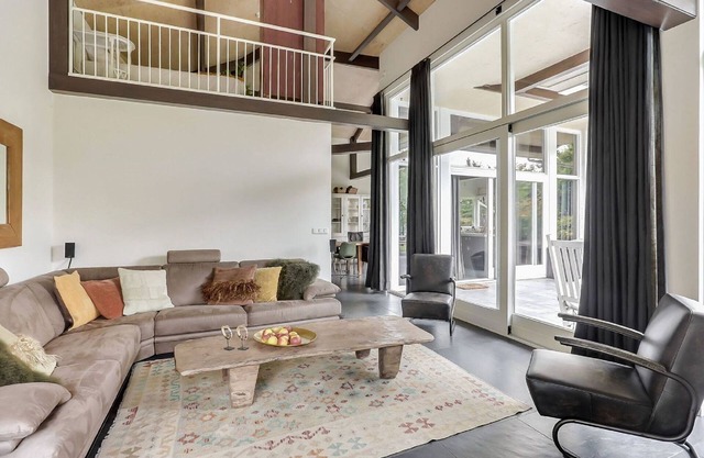 Country House with fireplace at Bedafse Bergen