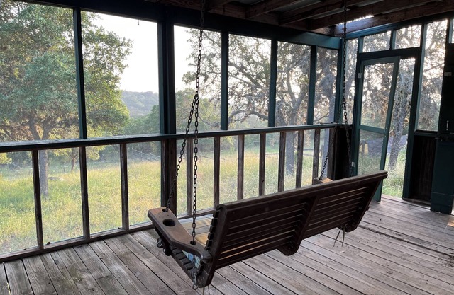 Country Living in Pipe Creek, Bandera County 3 bedroom, kid-friendly