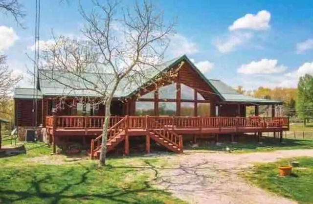 Country Log Home Paradise Ranch