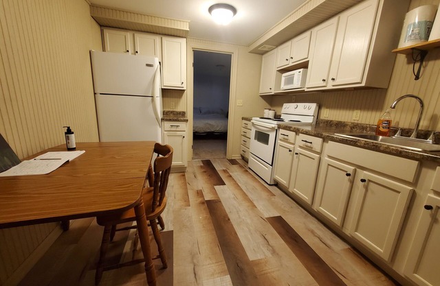 Country Lower Level Suite