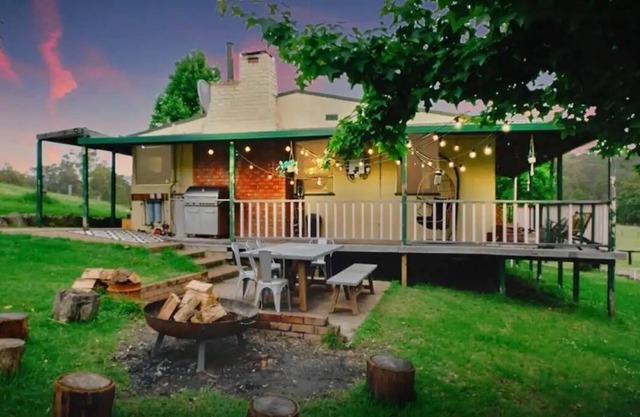 Country retreat on 100 acres + freshwater creek