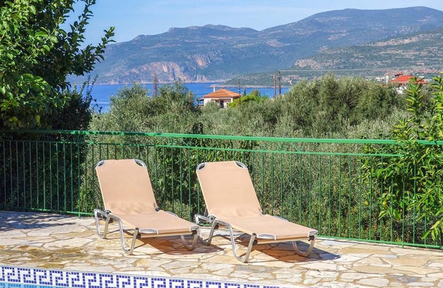 Countryside villa w/ pool + outdoor terrace,