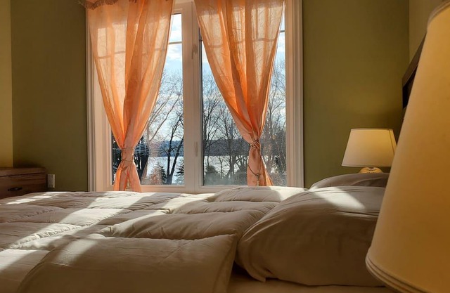 County Greenside Lakeview Resort