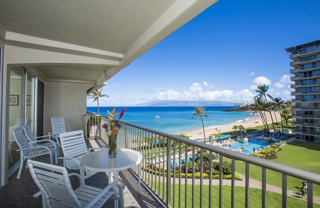 Courtyard and views of Black Rock - Newly remodeled