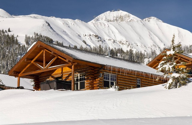 Cowboy Heaven Cabin - Alpine Escape - Ski-in/ski-out, Hot Tub, Amazing Views