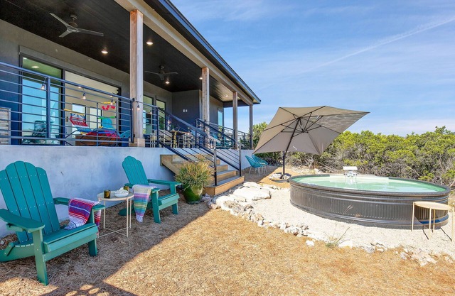 Cowboys and Dreamers, Pool, Stunning Views