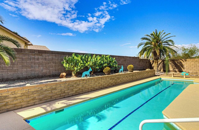 'Coyote Casa' w/Mtn Views in Tuscon Desert Oasis