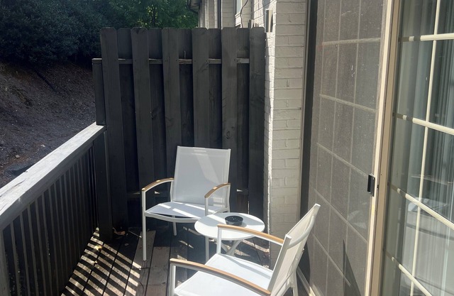 Cozy 1-bedroom apartment in serene Birmingham with AC, WiFi, fitness room