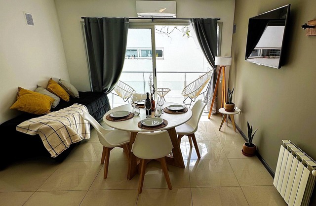 Cozy 1-bedroom apartment with AC, WiFi and garage in charming Mendoza