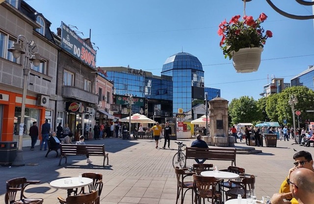 Cozy 1-bedroom apartment with WiFi, AC in beautiful Nis