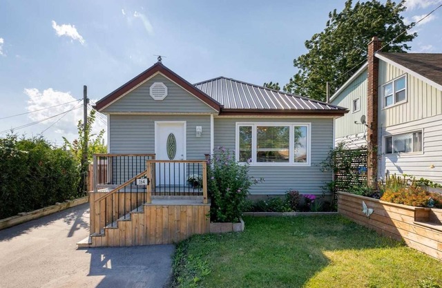 Cozy 1-Bedroom Basement With Separate Entrance