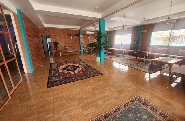 Cozy 1-bedroom bed & breakfast in superb Chaweng Choengmon Road with WiFi, AC