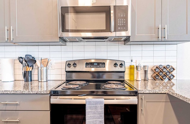 Cozy 1BD | Pool, Gated | 20min - Downtown ATX